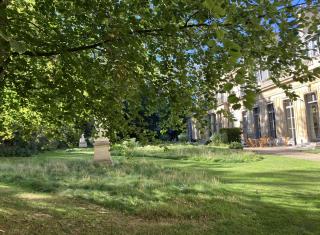 Espace vert de l'Hôtel de Matignon. Labellisé EcoJardin en 2022
