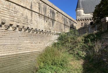 Douves_Chateau_Ducs_Bretagne_Nantes©Arp-Astrance_2023 (1).JPG